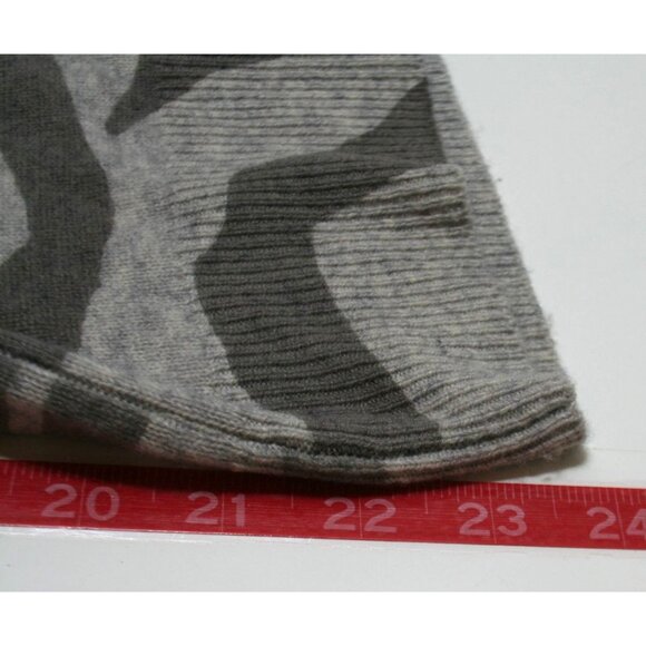 Equipment Cashmere Sweater Womens XS Heather Gray Zebra Animal Print Luxury - Picture 6 of 7